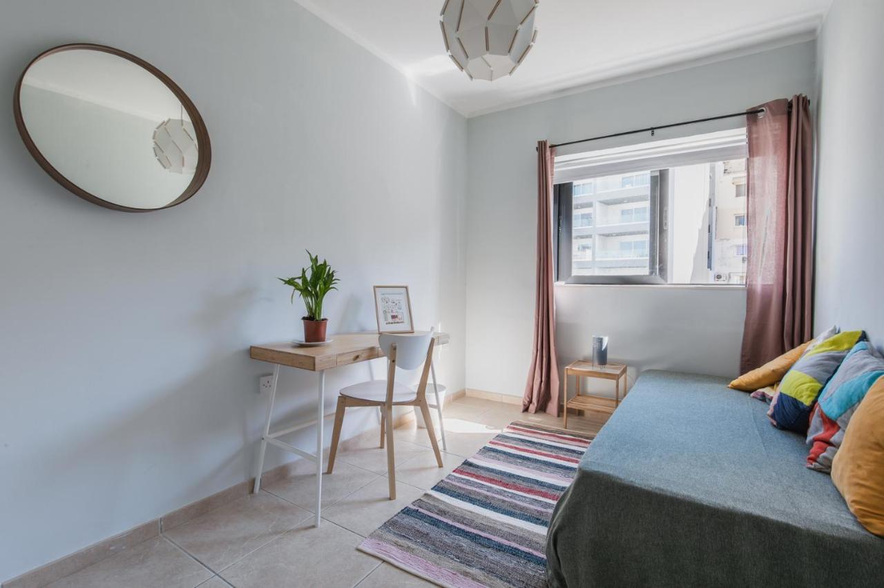 Stylish 3 Bedroom Apartment - St. Julians - 5 Mins From Balluta Bay San Ġiljan Extérieur photo